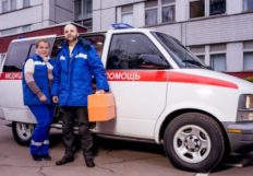 Болит спина - к какому врачу обратиться боль в поясничном отделе позвоночника