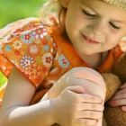 По каким причинам у ребенка болят колени, диагностика и методы лечения патологий