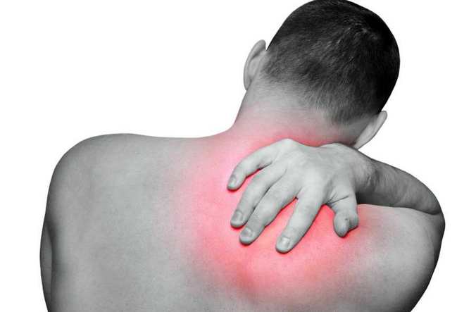 Боль под правой лопаткой сзади со спины источники развития симптоматика лечение