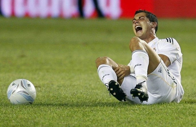 Травма колена у футболиста 