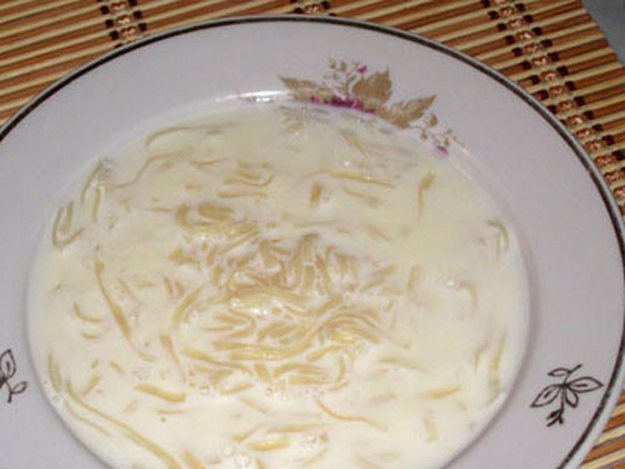 Молочный суп с вермишелью 
