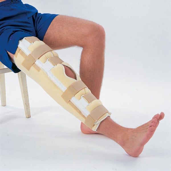Вывих колена лечение в домашних